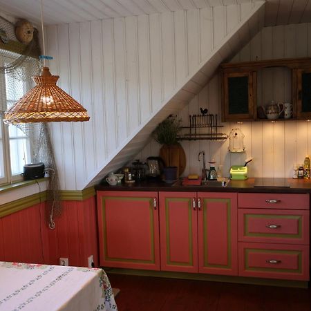 Hostal Leesi Puhkemaja Exterior foto