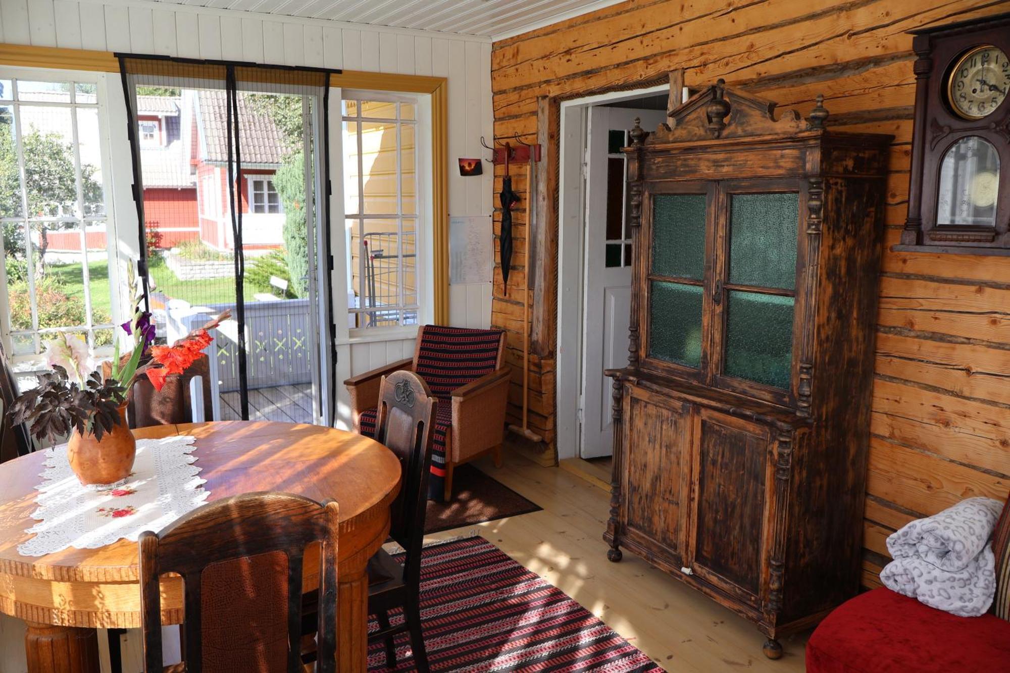 Hostal Leesi Puhkemaja Exterior foto