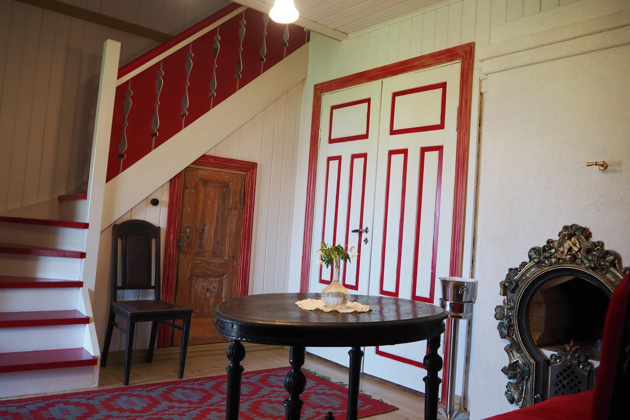 Hostal Leesi Puhkemaja Exterior foto