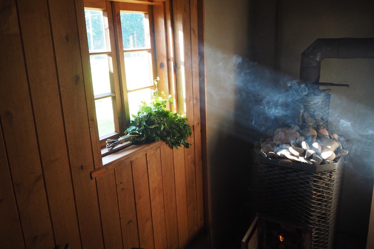 Hostal Leesi Puhkemaja Exterior foto